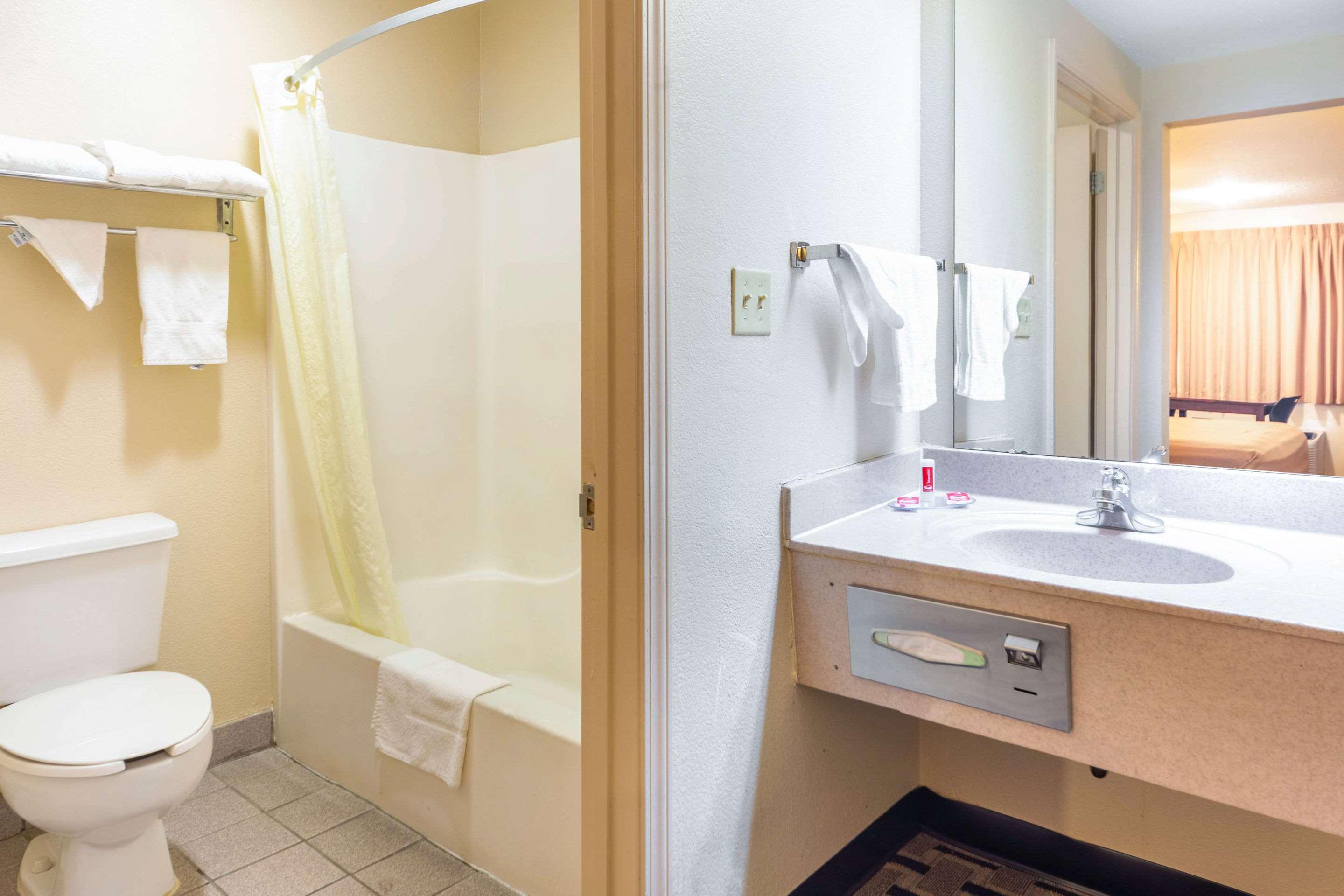 Econo Lodge لاوريل المظهر الخارجي الصورة